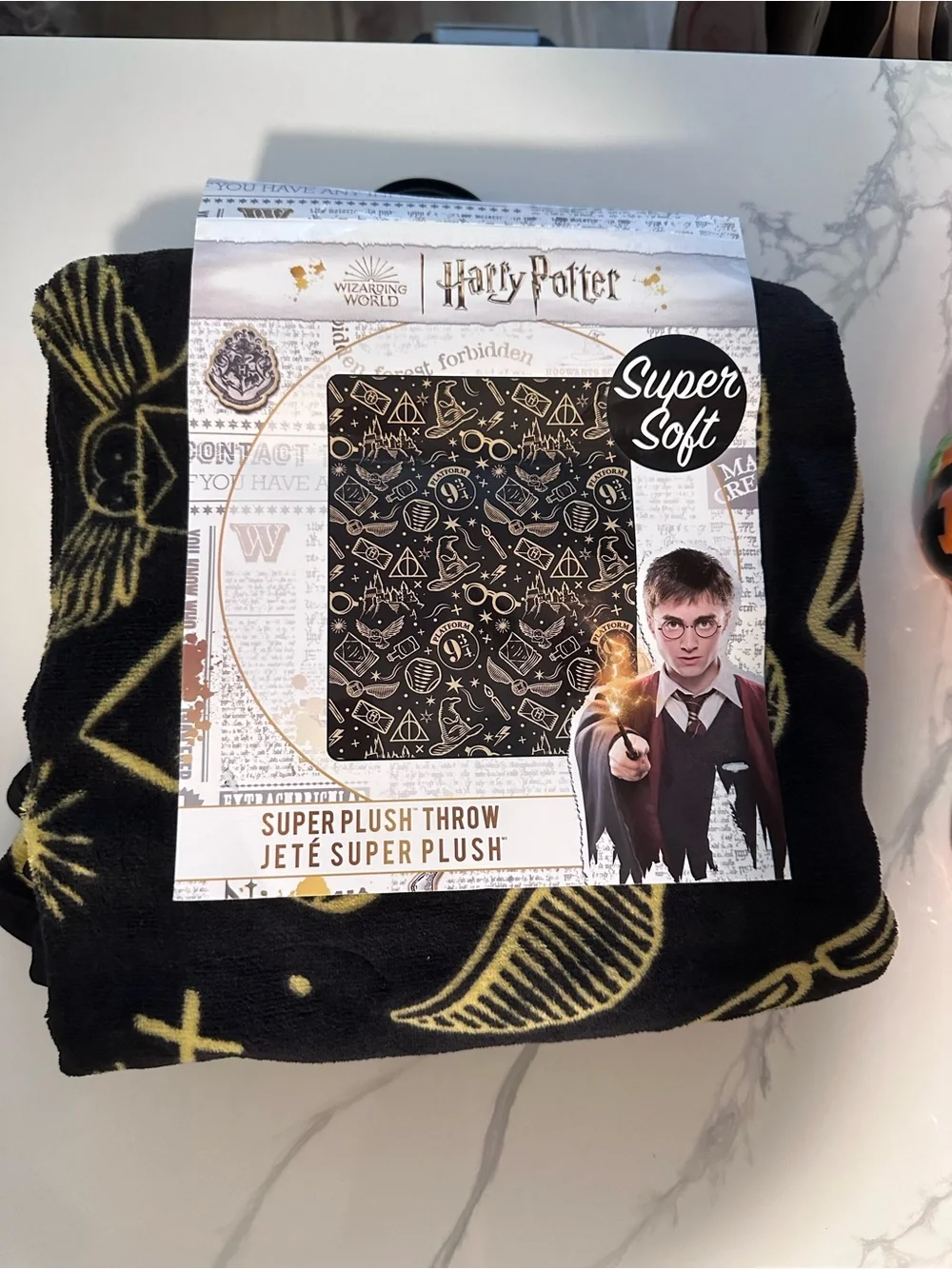 NWT Harry Potter Super Plush Throw Blanket - Black and Gold